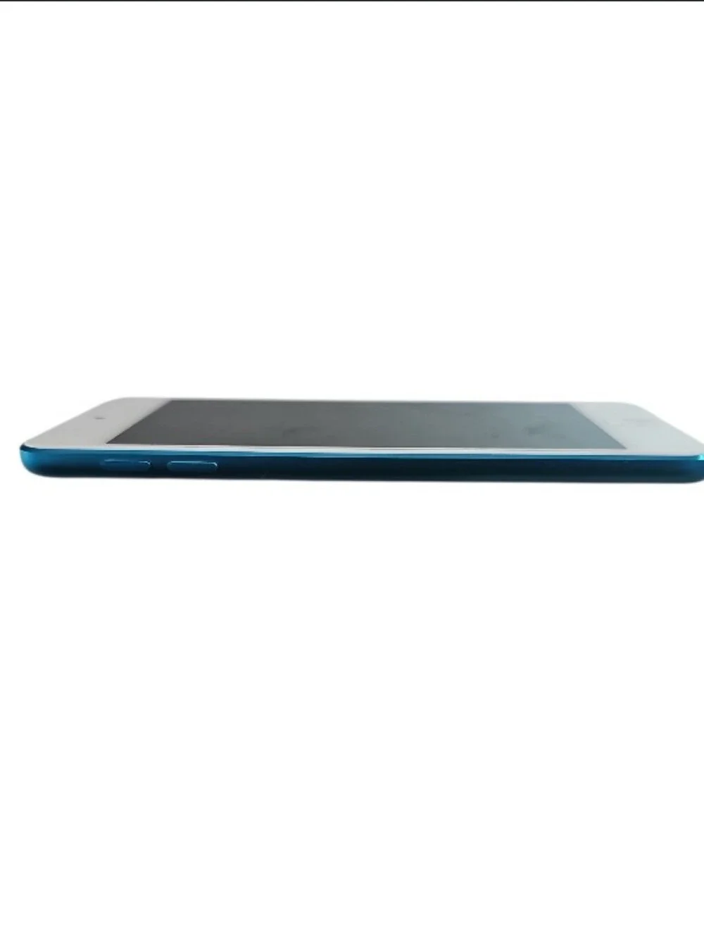 Apple iPod Touch 5th Generation Blue 32GB Bundle Charger Case Strap